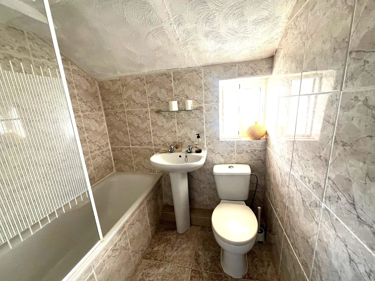 5 Bed Townhouse for sale in Coín Costa Del Sol, Málaga, Spain