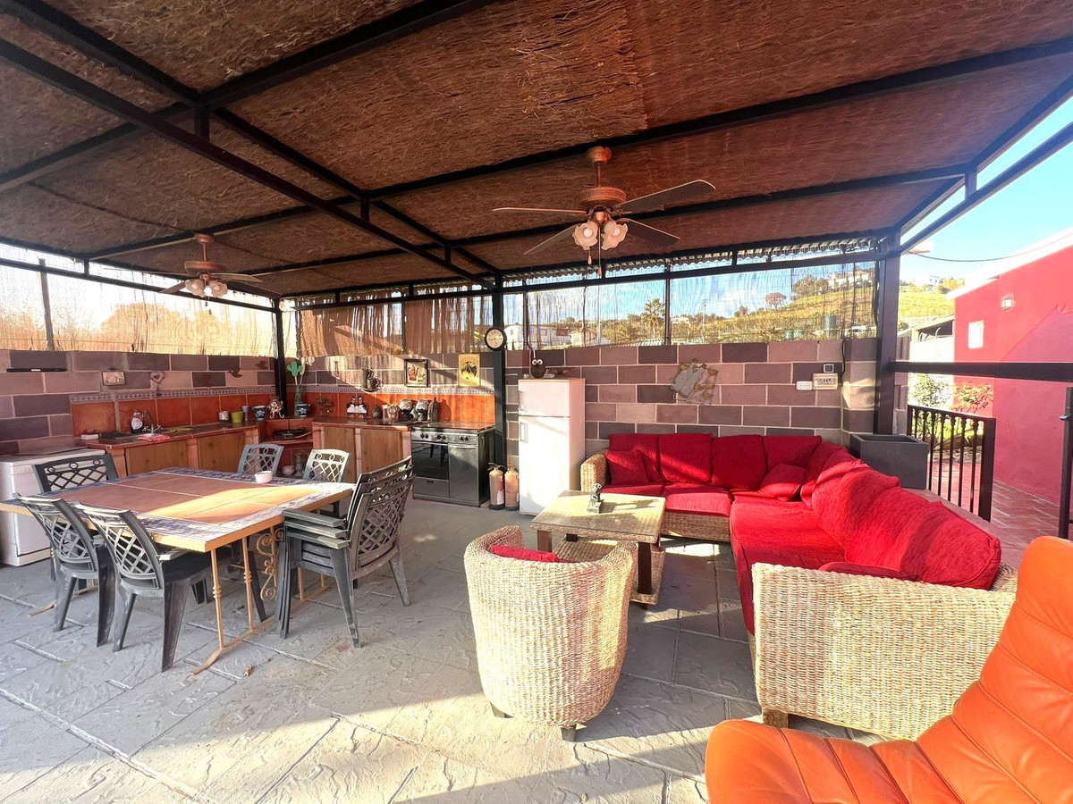 5 Bed Townhouse for sale in Coín Costa Del Sol, Málaga, Spain
