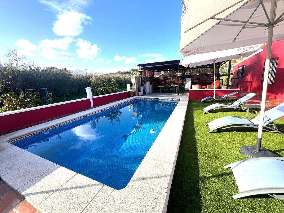 5 Bed Townhouse for sale in Coín Costa Del Sol, Málaga, Spain