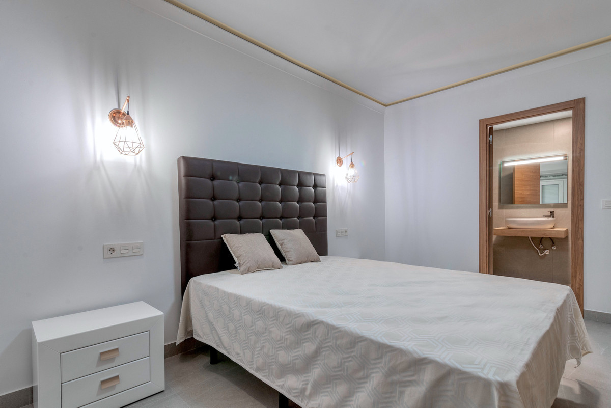 3 Bed Apartment for sale in Puerto Banús Costa Del Sol, Málaga, Spain