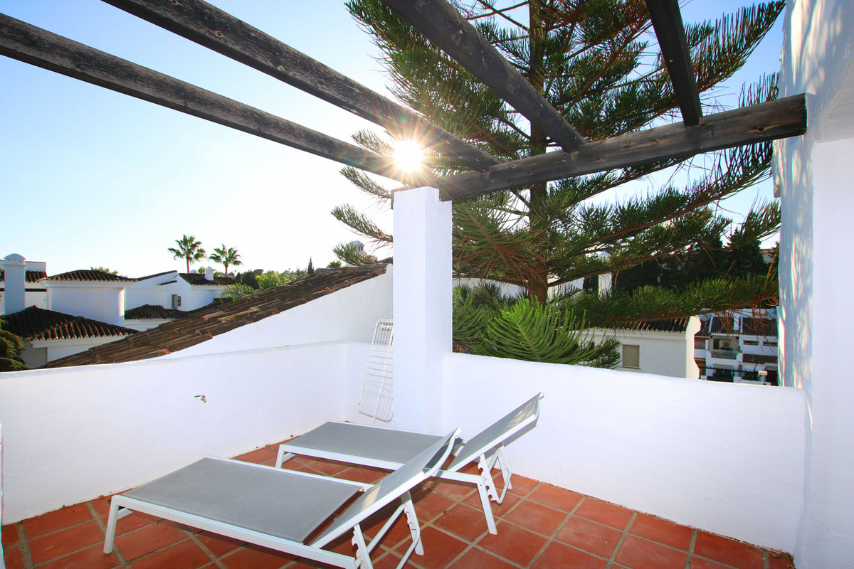 3 Bed Apartment for sale in Nueva Andalucía Costa Del Sol, Málaga, Spain