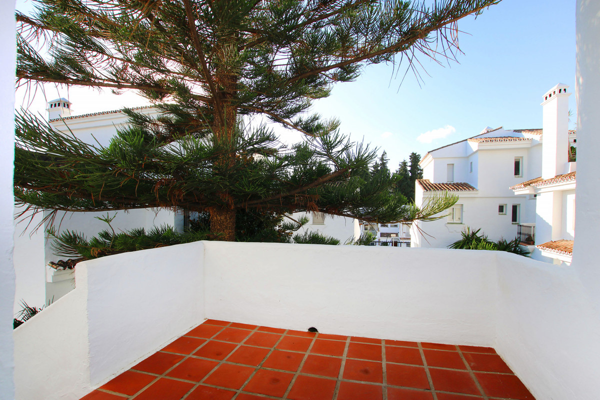 3 Bed Apartment for sale in Nueva Andalucía Costa Del Sol, Málaga, Spain