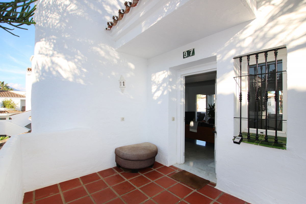 3 Bed Apartment for sale in Nueva Andalucía Costa Del Sol, Málaga, Spain