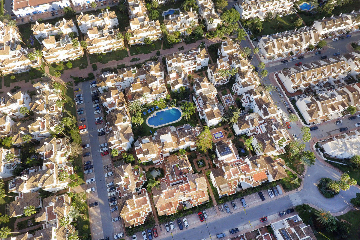 3 Bed Apartment for sale in Nueva Andalucía Costa Del Sol, Málaga, Spain