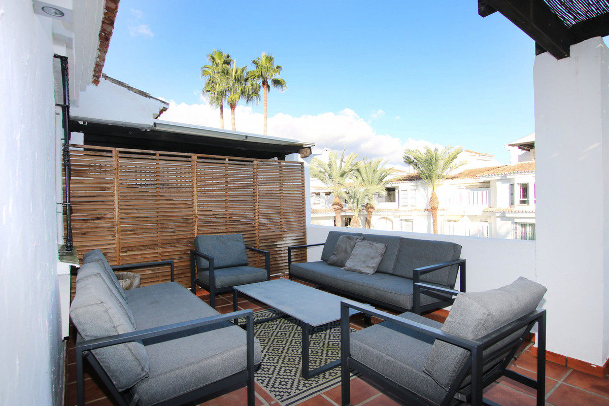 3 Bed Apartment for sale in Nueva Andalucía Costa Del Sol, Málaga, Spain