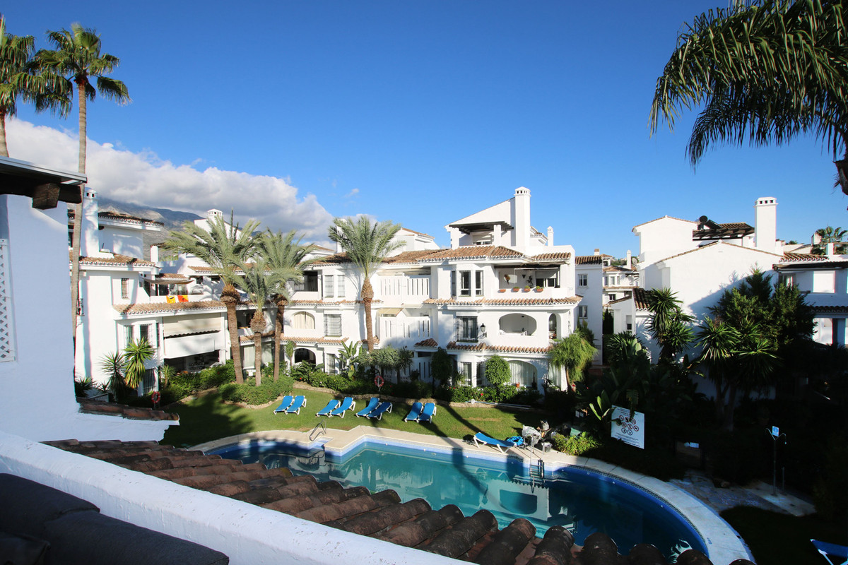 3 Bed Apartment for sale in Nueva Andalucía Costa Del Sol, Málaga, Spain