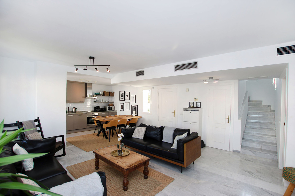 3 Bed Apartment for sale in Nueva Andalucía Costa Del Sol, Málaga, Spain