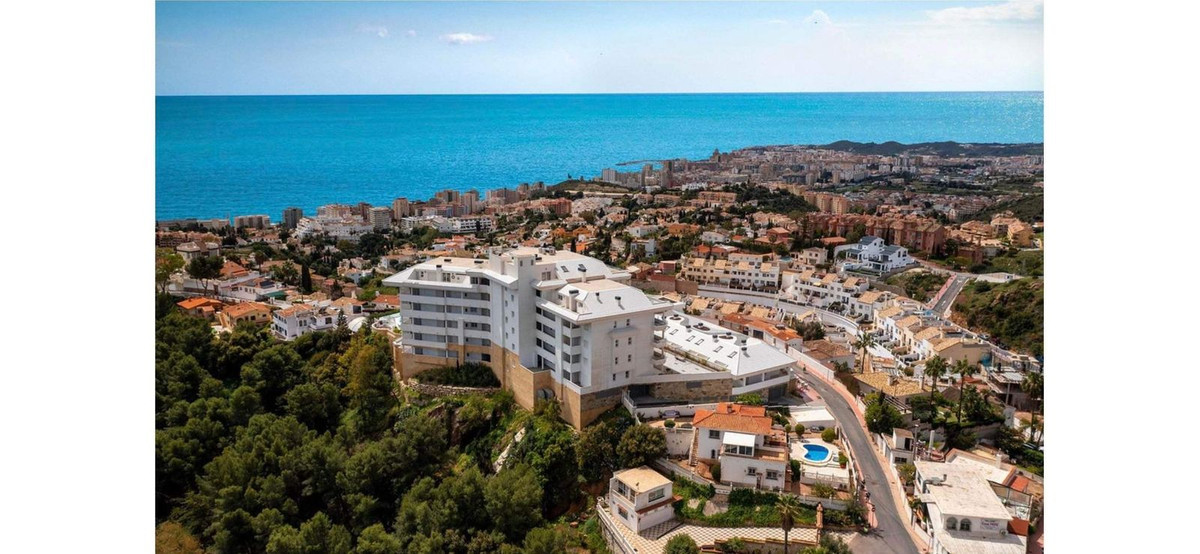 2 Bed Apartment for sale in Torreblanca Costa Del Sol, Málaga, Spain