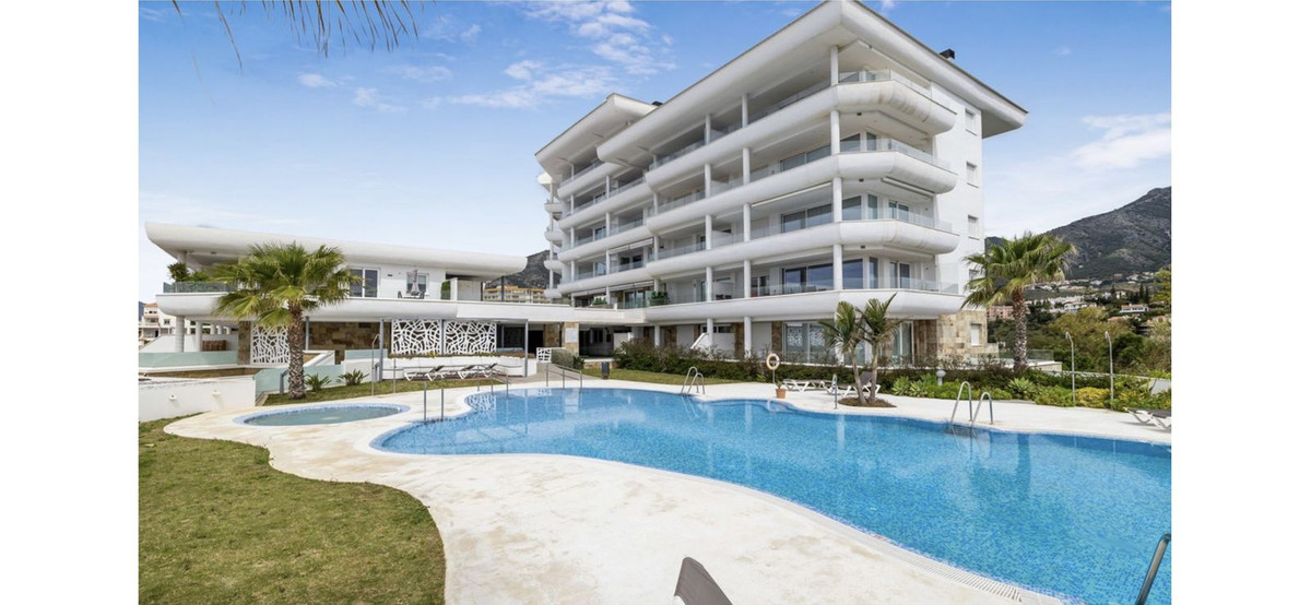 2 Bed Apartment for sale in Torreblanca Costa Del Sol, Málaga, Spain