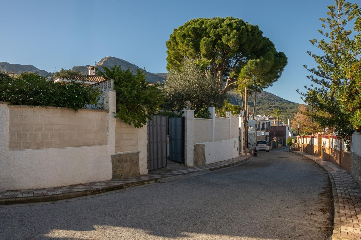 3 Bed Townhouse for sale in Alhaurín El Grande Costa Del Sol, Málaga, Spain