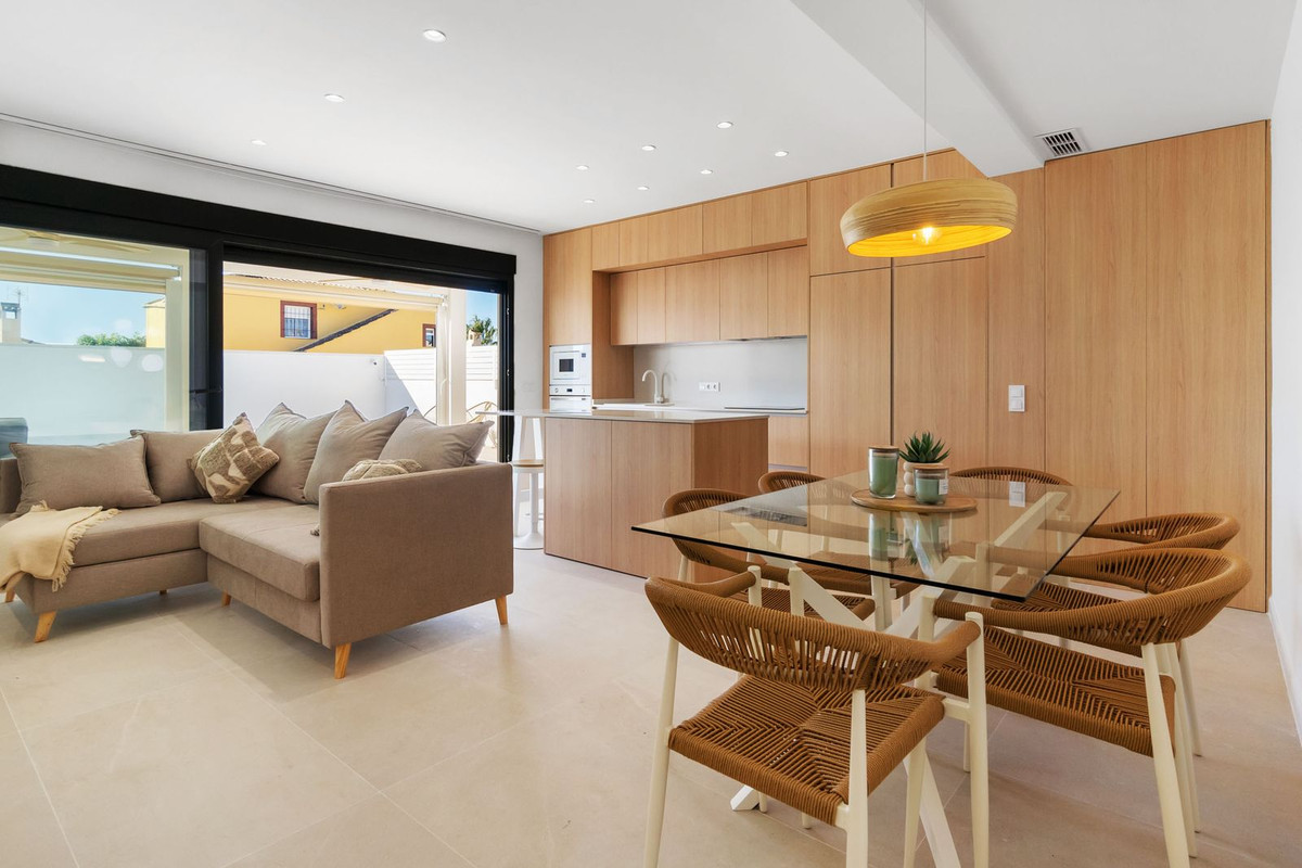 Se vende Villa - Chalet de 3 dormitorios en Costa Blanca, Alicante, España