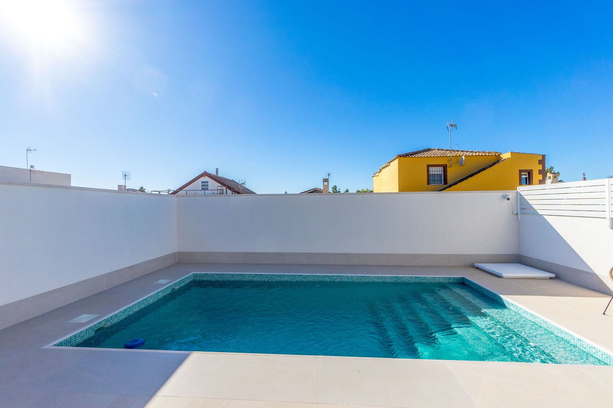 Se vende Villa - Chalet de 3 dormitorios en Costa Blanca, Alicante, España