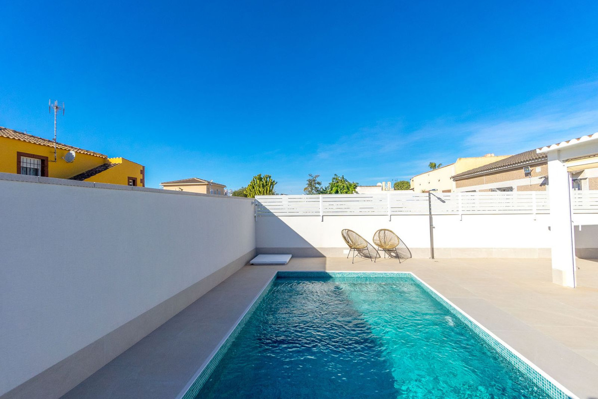 Se vende Villa - Chalet de 3 dormitorios en Costa Blanca, Alicante, España