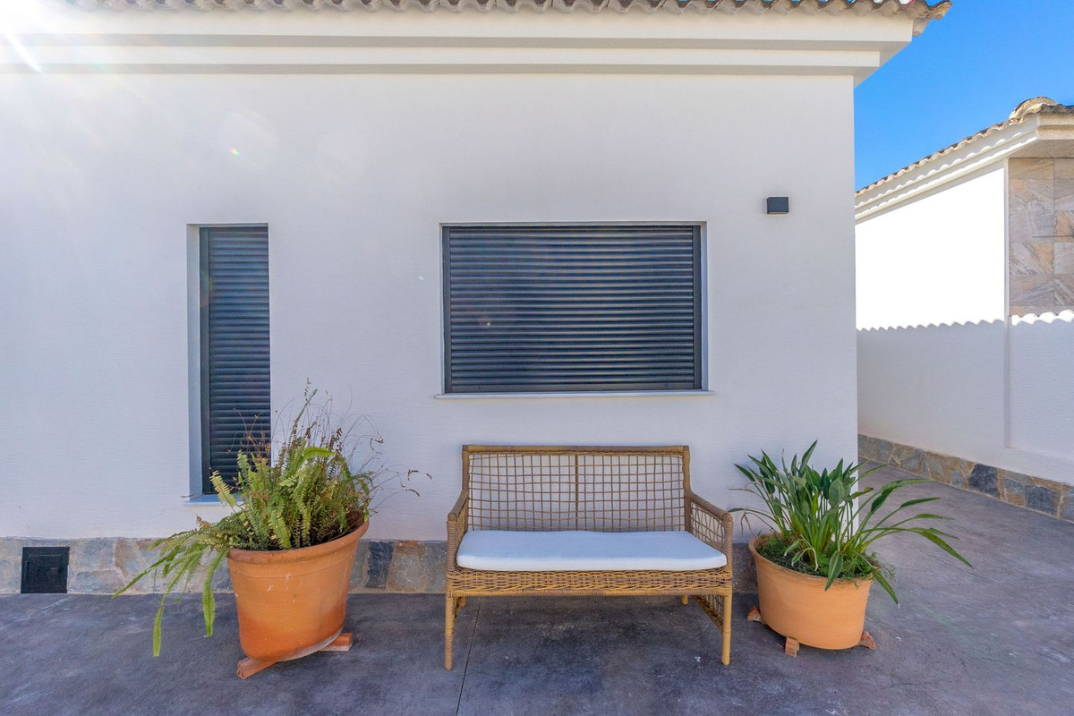 Se vende Villa - Chalet de 3 dormitorios en Costa Blanca, Alicante, España
