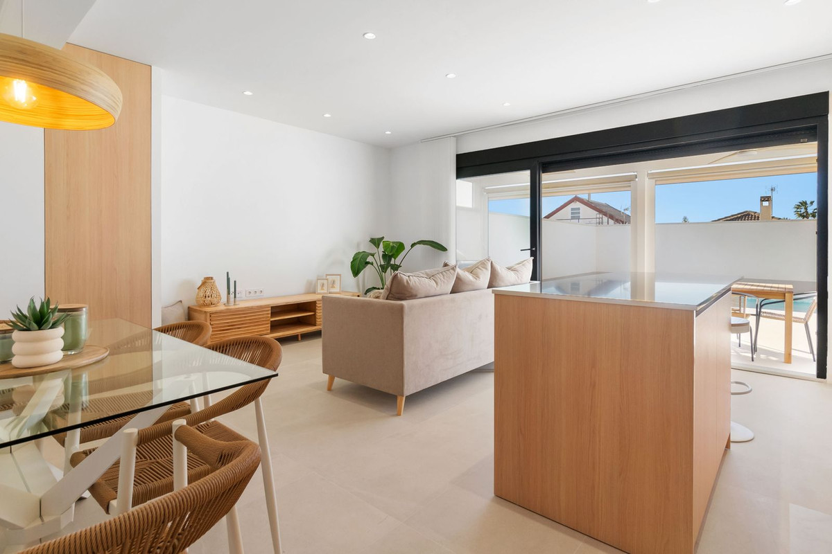 Se vende Villa - Chalet de 3 dormitorios en Costa Blanca, Alicante, España