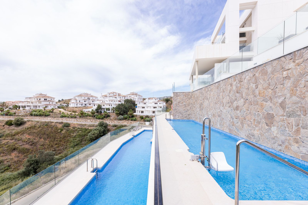 2 Bed Apartment for sale in Nueva Andalucía Costa Del Sol, Málaga, Spain