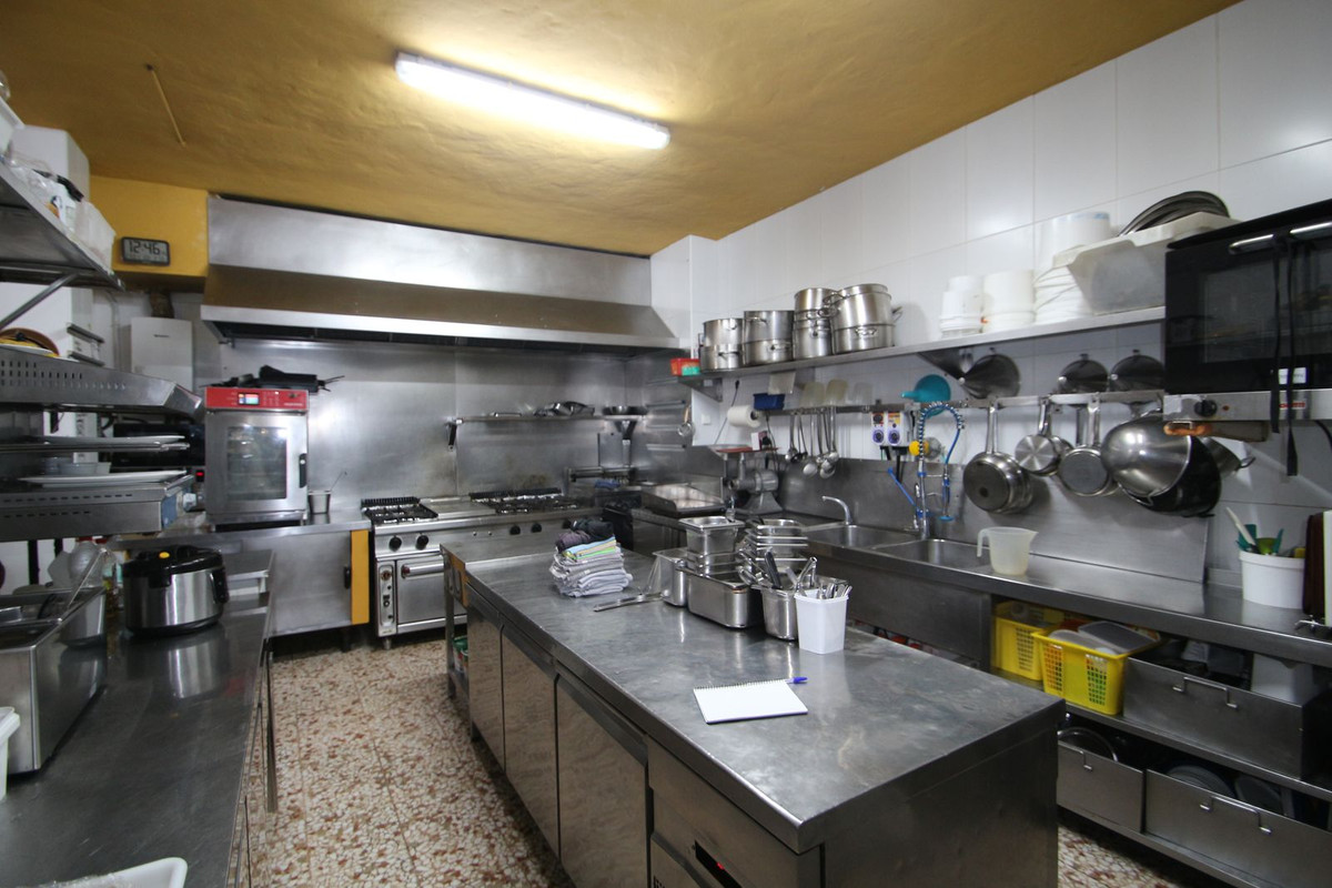 Se vende Restaurante de 2 dormitorios en Costa Del Sol, Málaga, España