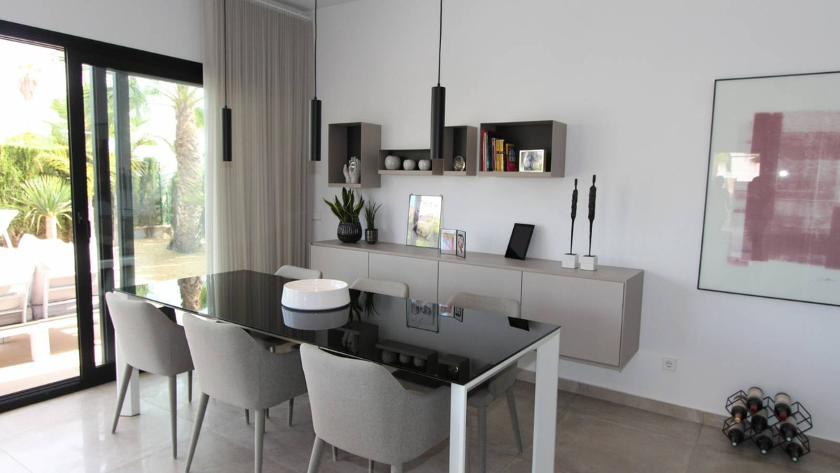 Se vende Villa - Chalet de 3 dormitorios en Costa Blanca, Alicante, España