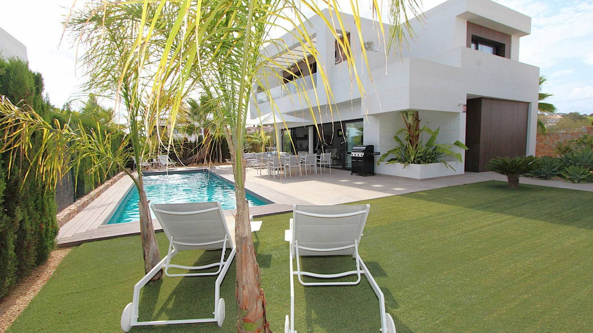 Se vende Villa - Chalet de 3 dormitorios en Costa Blanca, Alicante, España