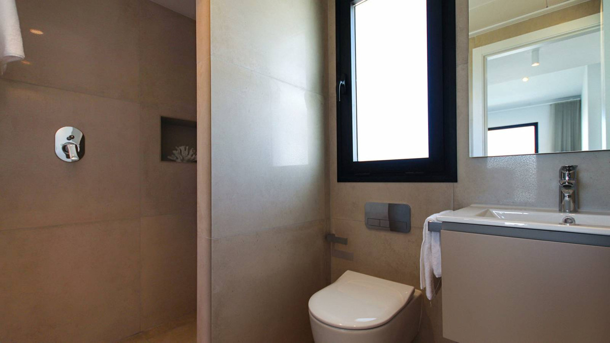 Se vende Villa - Chalet de 3 dormitorios en Costa Blanca, Alicante, España