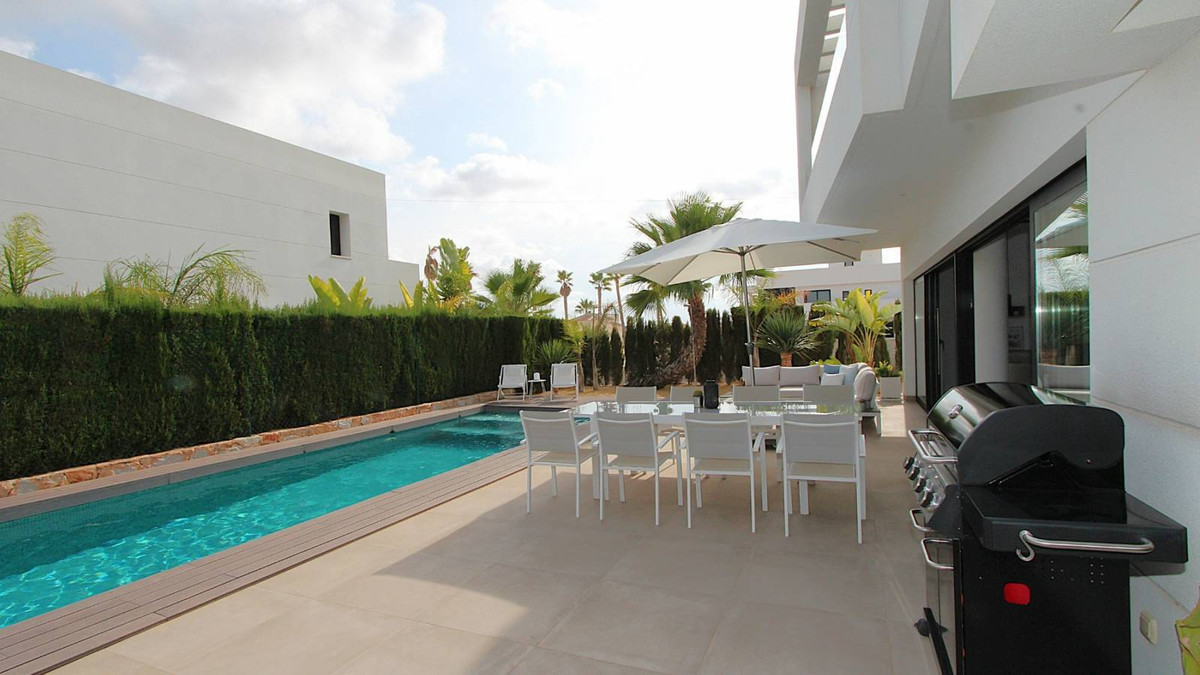 Se vende Villa - Chalet de 3 dormitorios en Costa Blanca, Alicante, España