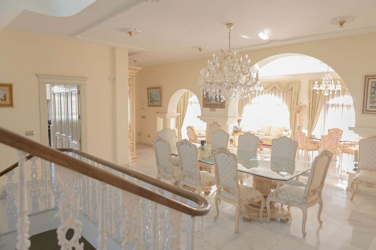 6 Bed Townhouse for sale in Benalmadena Costa Del Sol, Málaga, Spain