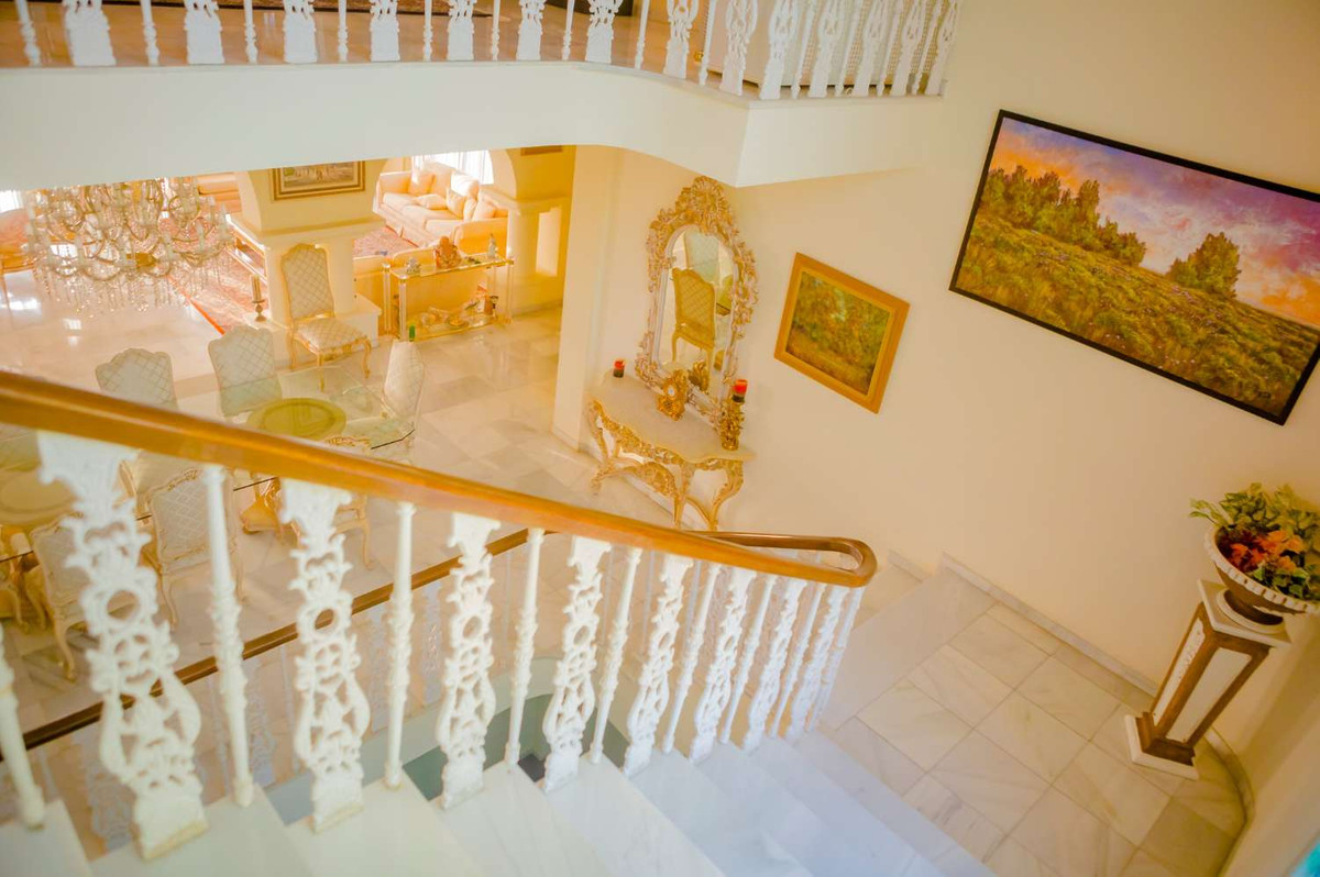 6 Bed Townhouse for sale in Benalmadena Costa Del Sol, Málaga, Spain