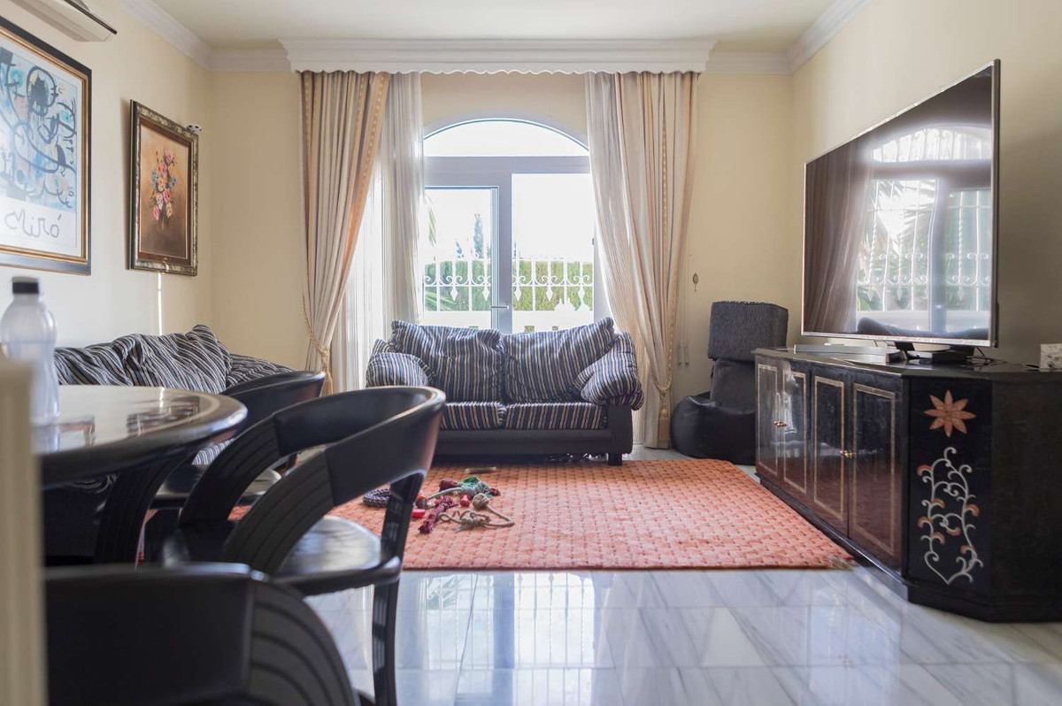 6 Bed Townhouse for sale in Benalmadena Costa Del Sol, Málaga, Spain