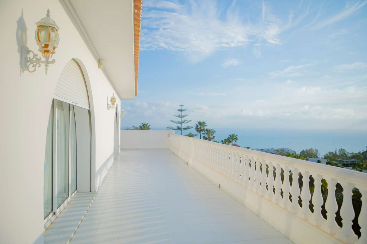 6 Bed Townhouse for sale in Benalmadena Costa Del Sol, Málaga, Spain
