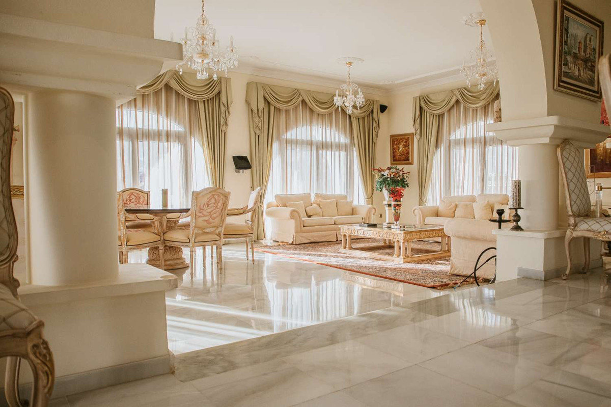 6 Bed Townhouse for sale in Benalmadena Costa Del Sol, Málaga, Spain