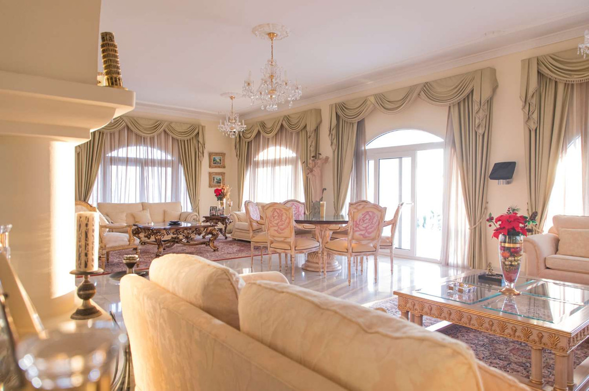 6 Bed Townhouse for sale in Benalmadena Costa Del Sol, Málaga, Spain