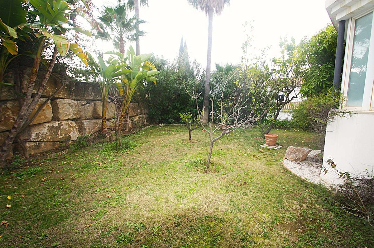 4 Bed Townhouse for sale in Istán Costa Del Sol, Málaga, Spain