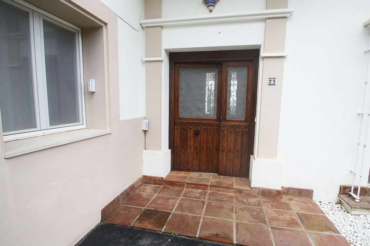 4 Bed Townhouse for sale in Istán Costa Del Sol, Málaga, Spain