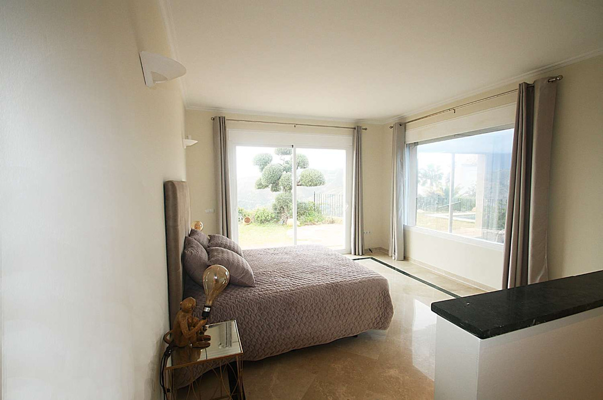 4 Bed Townhouse for sale in Istán Costa Del Sol, Málaga, Spain
