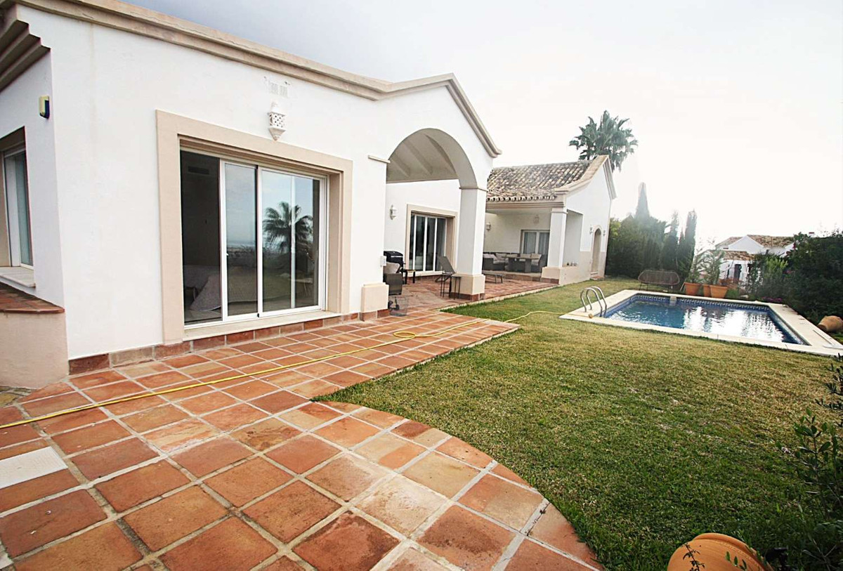 4 Bed Townhouse for sale in Istán Costa Del Sol, Málaga, Spain