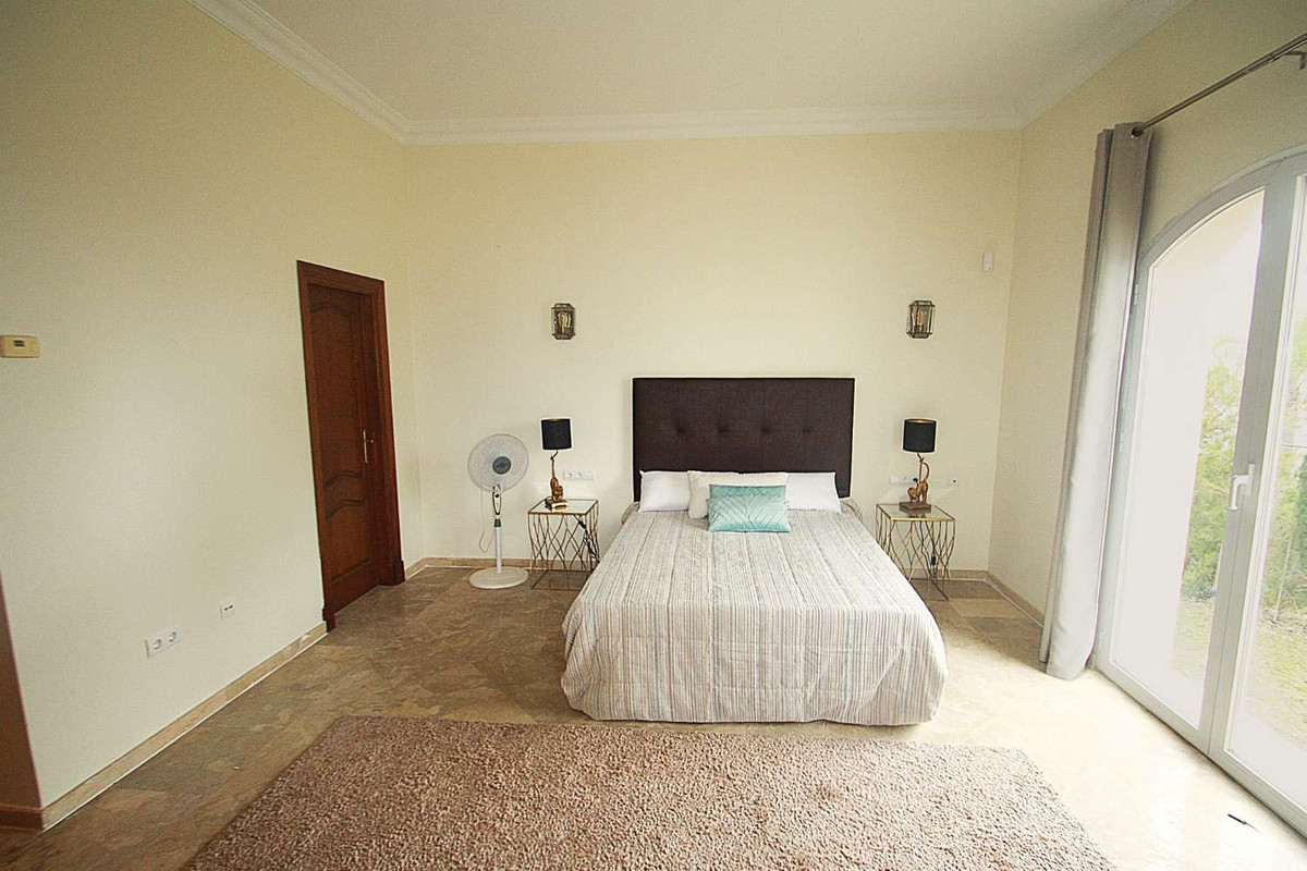 4 Bed Townhouse for sale in Istán Costa Del Sol, Málaga, Spain