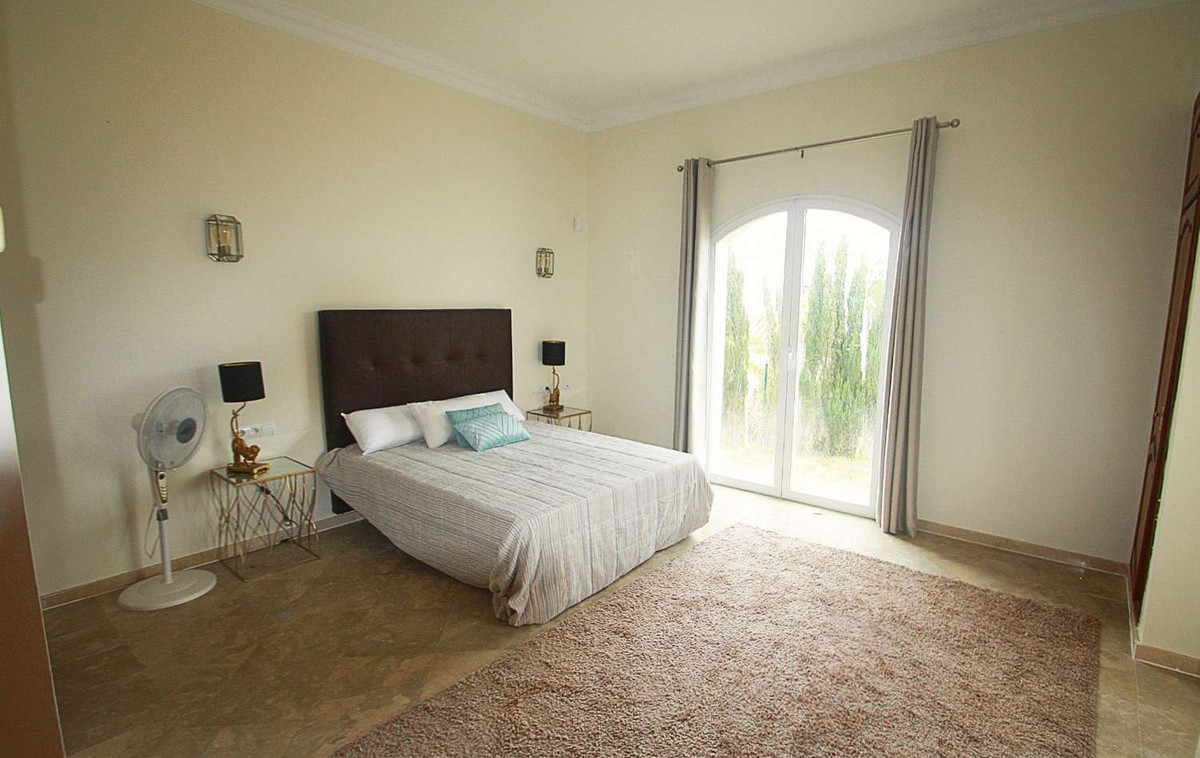 4 Bed Townhouse for sale in Istán Costa Del Sol, Málaga, Spain