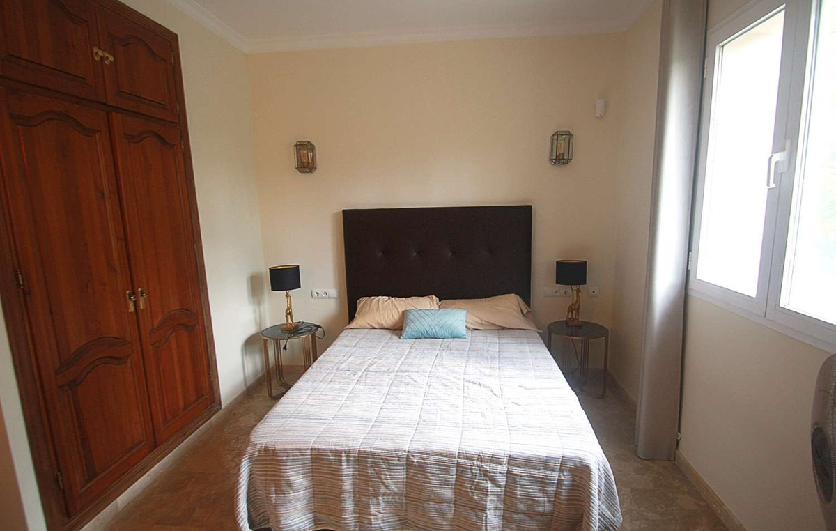 4 Bed Townhouse for sale in Istán Costa Del Sol, Málaga, Spain