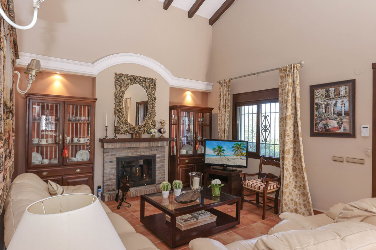 4 Bed Townhouse for sale in Guaro Costa Del Sol, Málaga, Spain