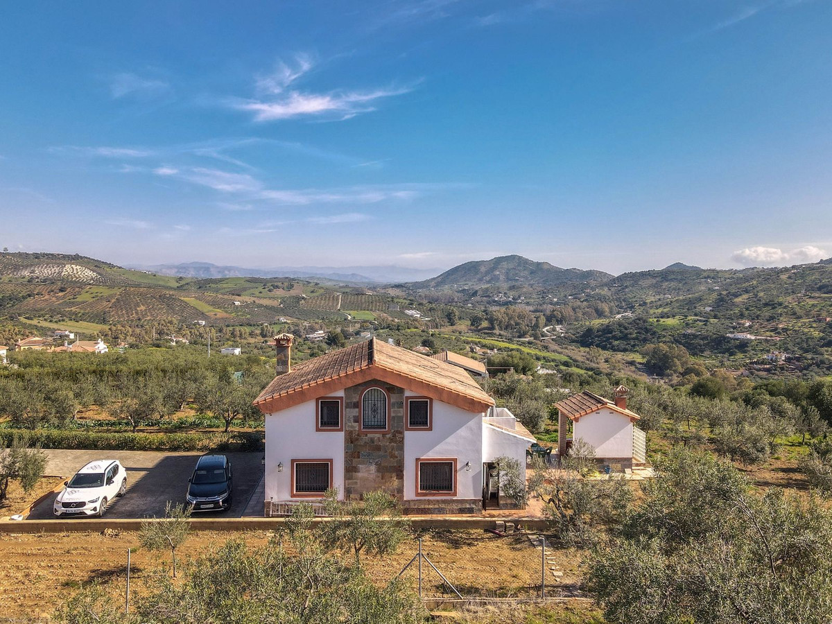 4 Bed Townhouse for sale in Guaro Costa Del Sol, Málaga, Spain