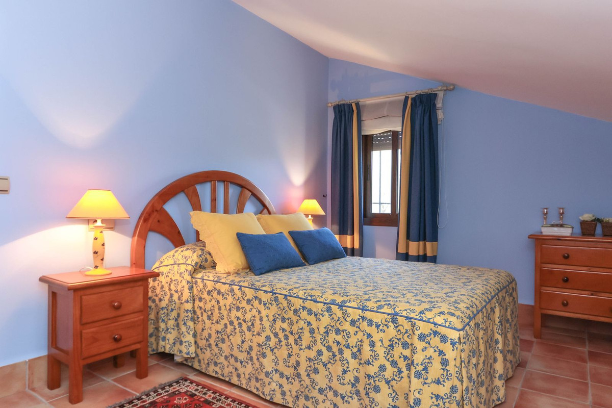 4 Bed Townhouse for sale in Guaro Costa Del Sol, Málaga, Spain