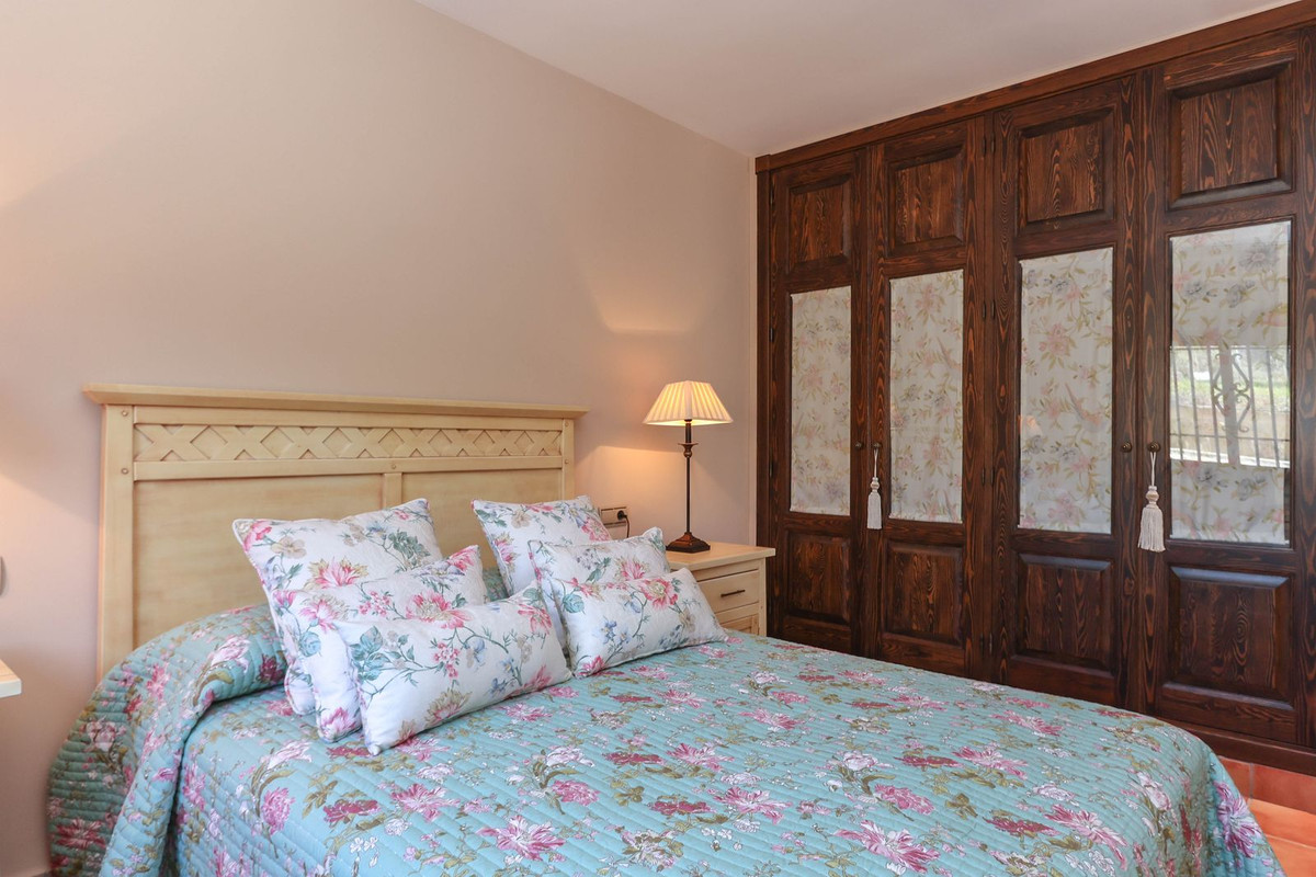 4 Bed Townhouse for sale in Guaro Costa Del Sol, Málaga, Spain
