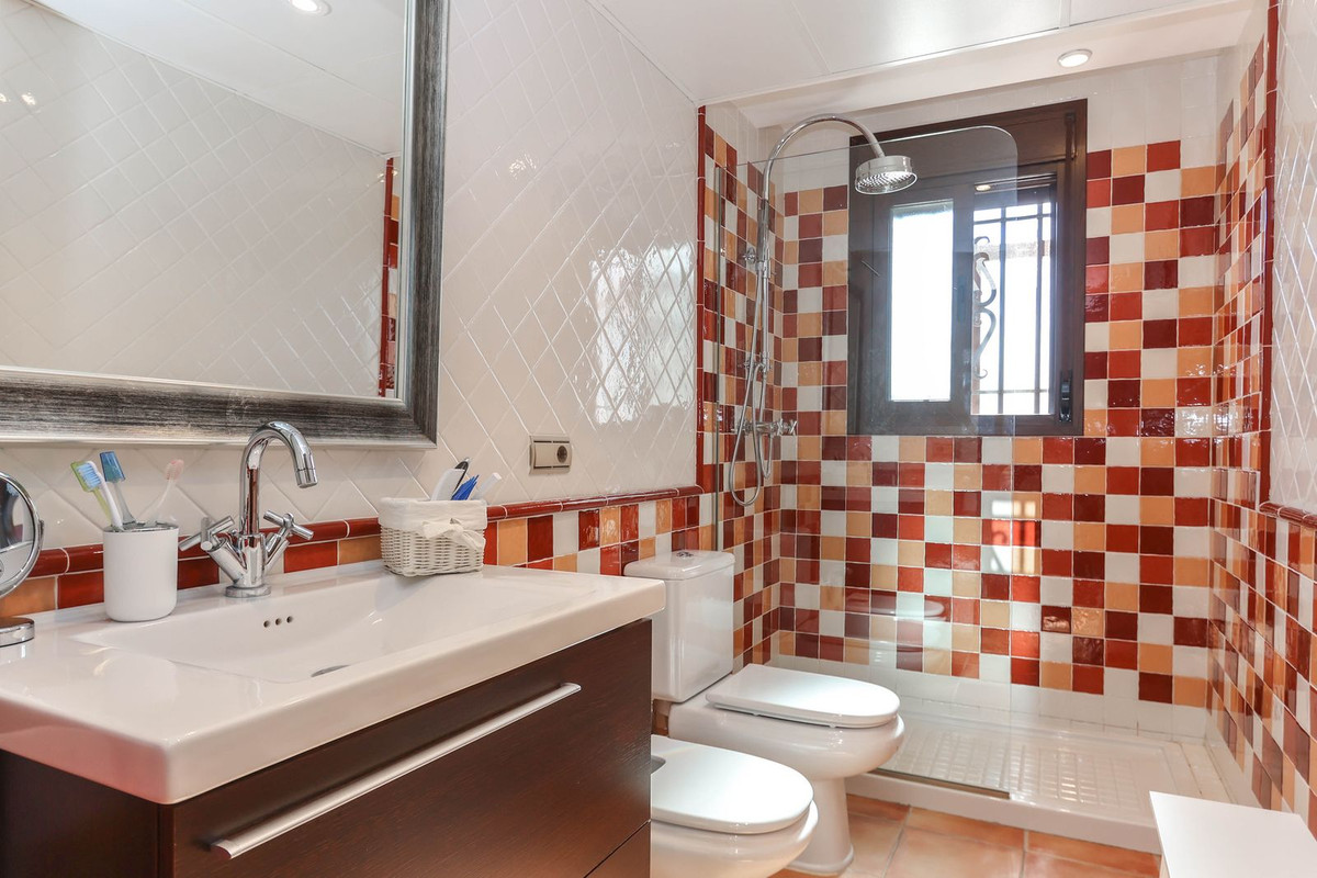 4 Bed Townhouse for sale in Guaro Costa Del Sol, Málaga, Spain