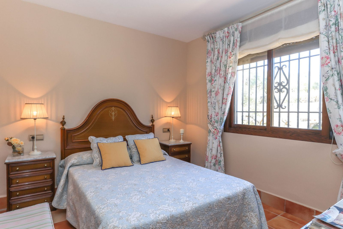 4 Bed Townhouse for sale in Guaro Costa Del Sol, Málaga, Spain