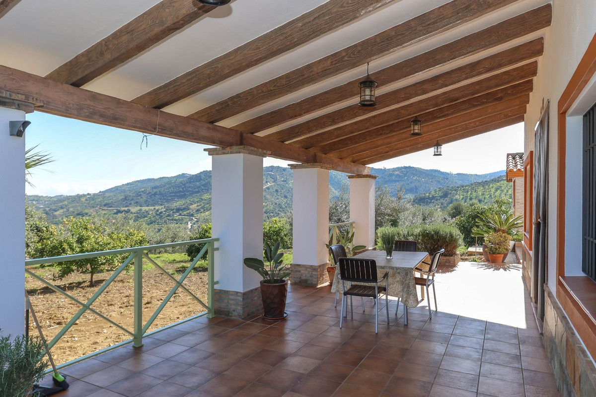 4 Bed Townhouse for sale in Guaro Costa Del Sol, Málaga, Spain