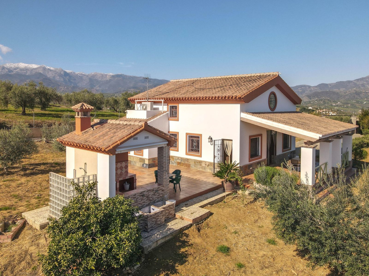 4 Bed Townhouse for sale in Guaro Costa Del Sol, Málaga, Spain