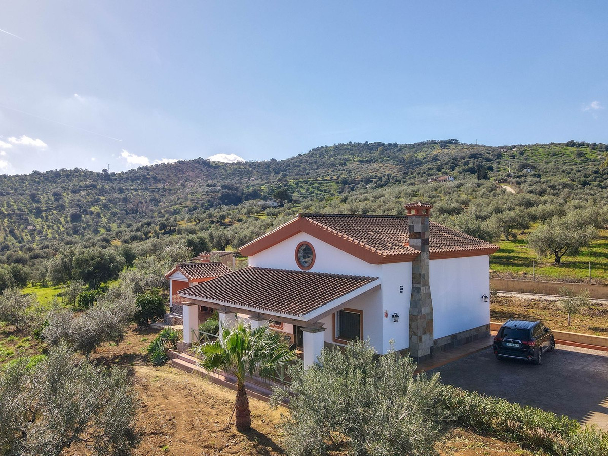 4 Bed Townhouse for sale in Guaro Costa Del Sol, Málaga, Spain
