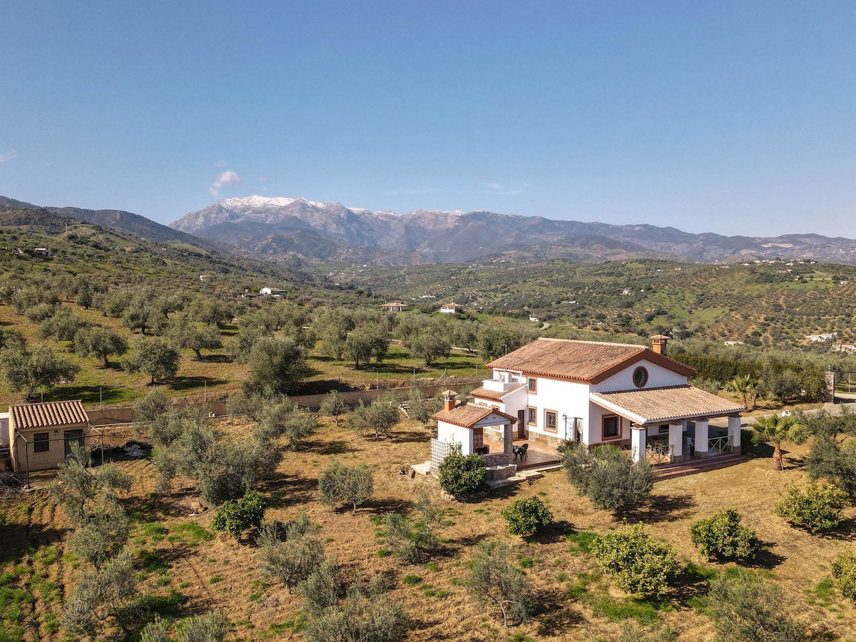 4 Bed Townhouse for sale in Guaro Costa Del Sol, Málaga, Spain