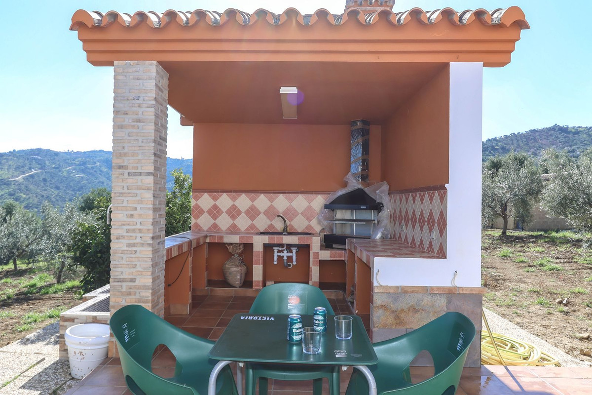 4 Bed Townhouse for sale in Guaro Costa Del Sol, Málaga, Spain