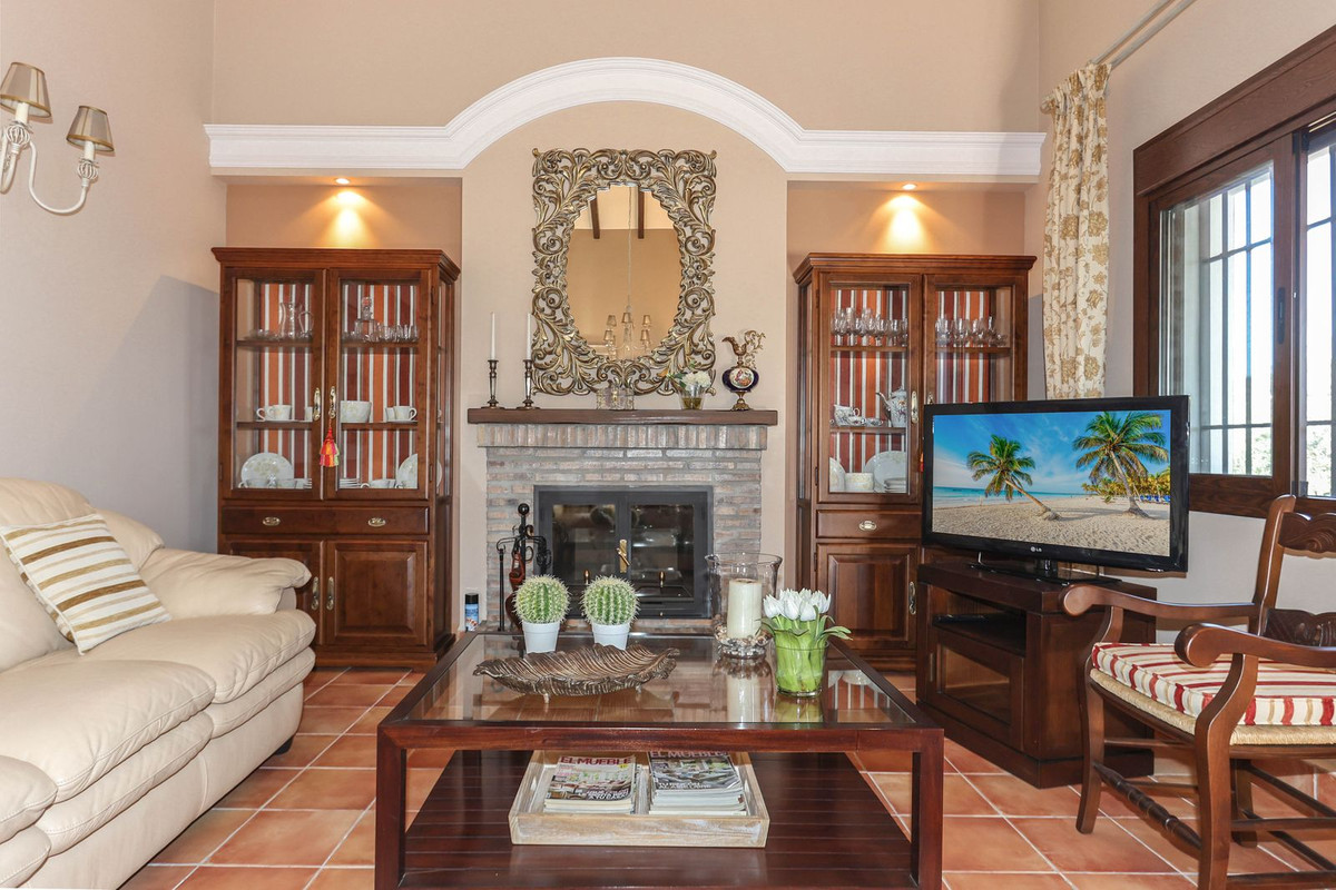 4 Bed Townhouse for sale in Guaro Costa Del Sol, Málaga, Spain
